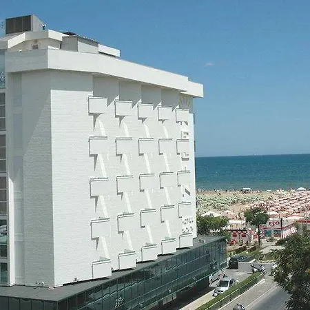 Ξενοδοχείο Regina Fronte Mare 3*