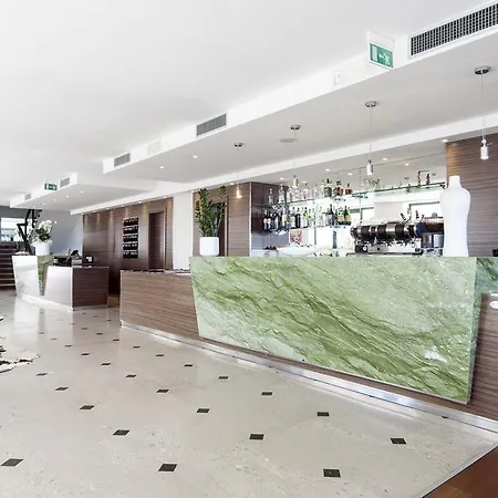 Szálloda Regina Fronte Mare 3*