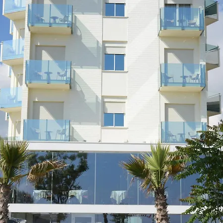 Regina Fronte Mare 3*