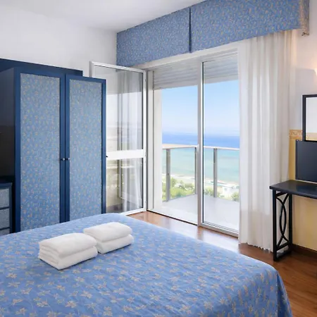 Regina Fronte Mare מלון