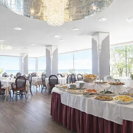 Hotel Regina Fronte Mare 3*