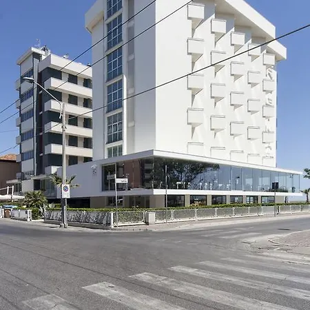 Szálloda Regina Fronte Mare