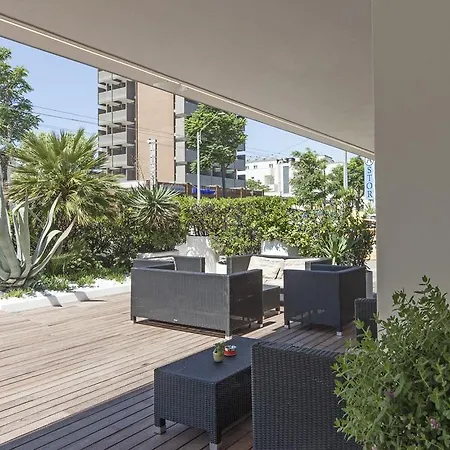 Otel Regina Fronte Mare 3*