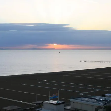 Szálloda Regina Fronte Mare 3*