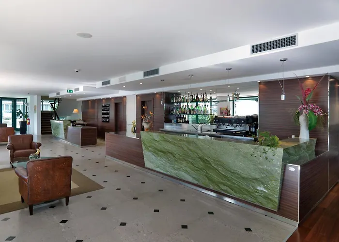 מלון Regina Fronte Mare 3*