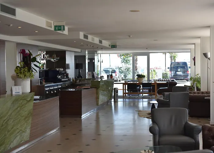 Regina Fronte Mare מלון