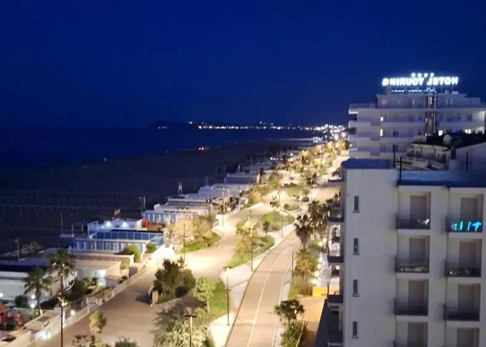 מלון Regina Fronte Mare רימיני