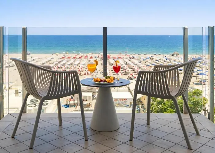 מלון Regina Fronte Mare 3*