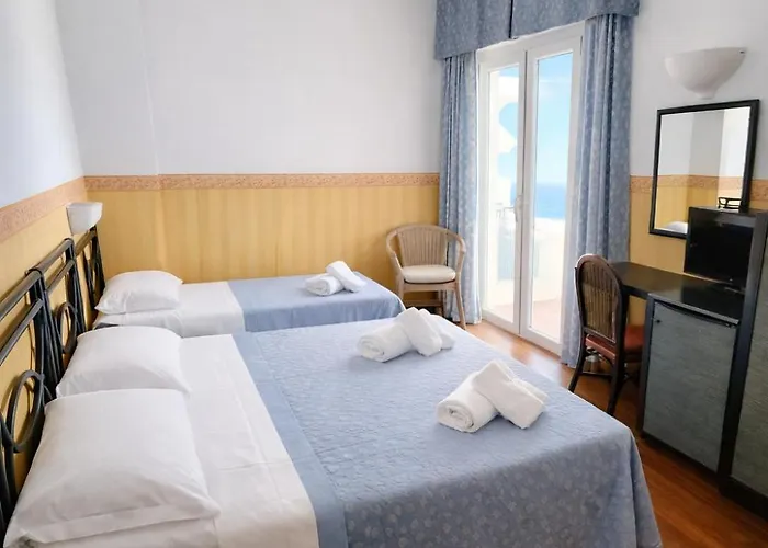 Regina Fronte Mare רימיני