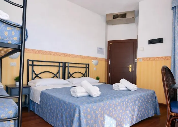 מלון Regina Fronte Mare רימיני