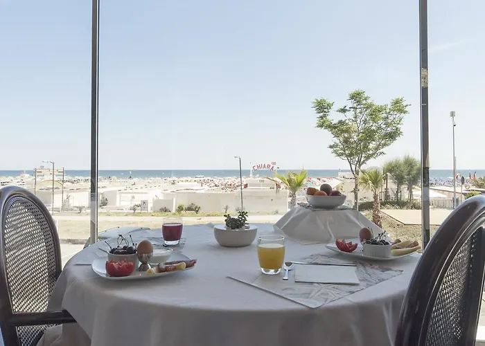 Regina Fronte Mare מלון רימיני