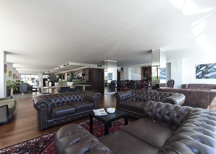 Regina Fronte Mare מלון