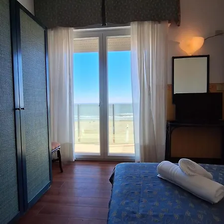 Regina Fronte Mare 3*